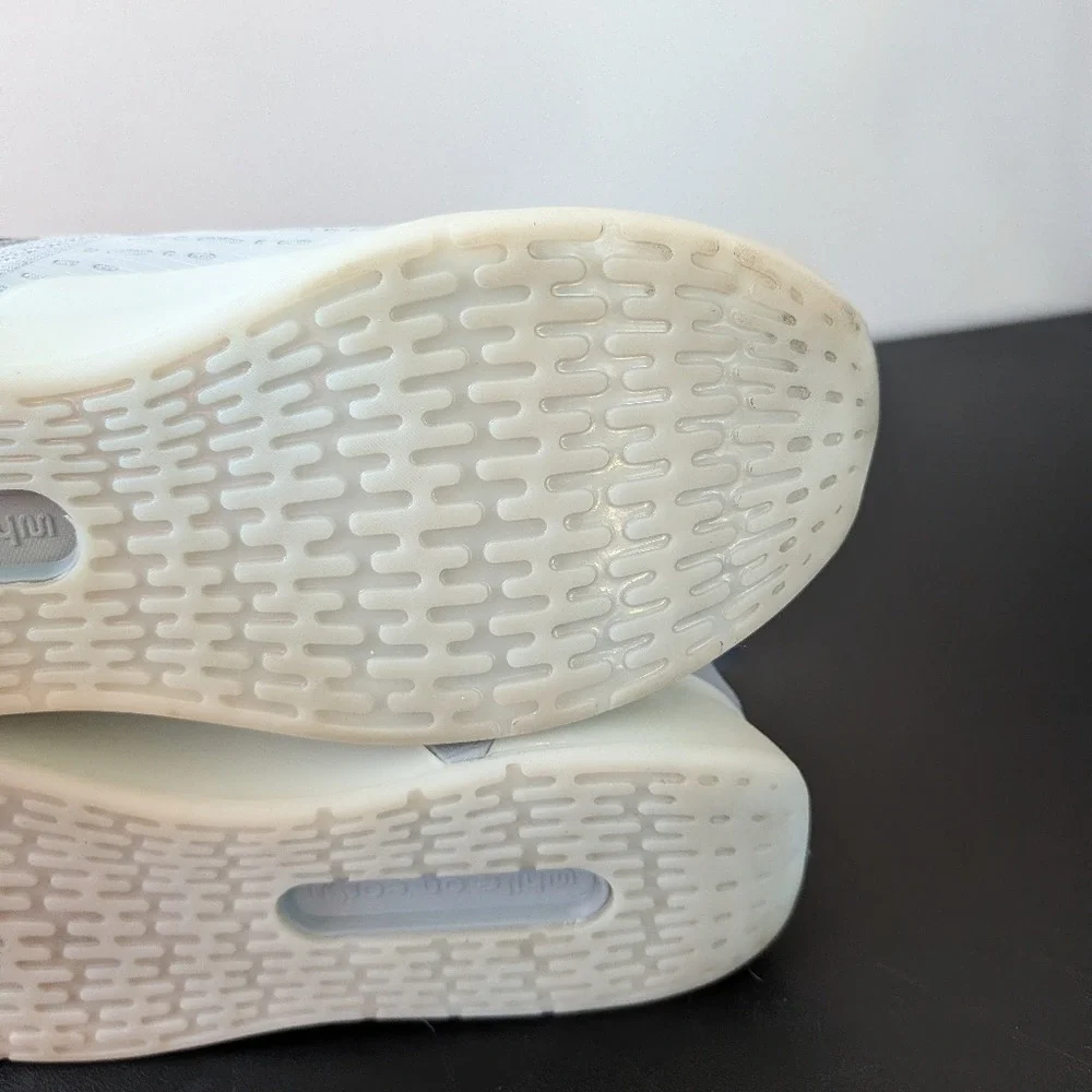While On Earth mens size